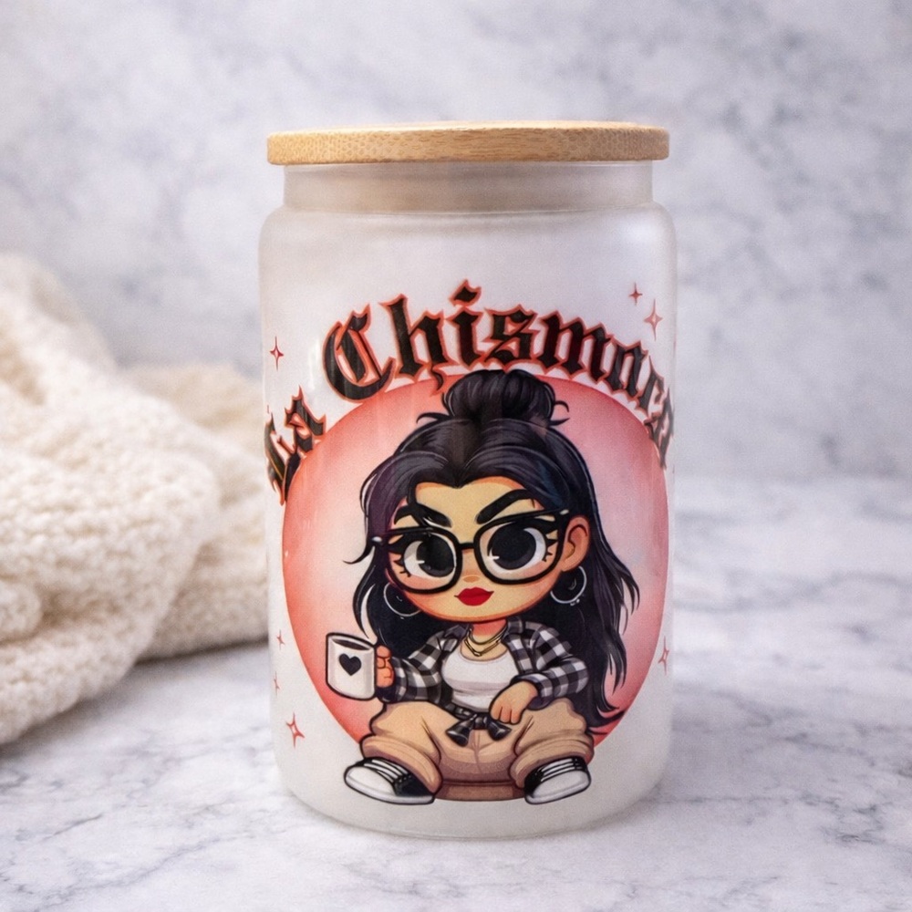 La Chismosa Glass Can Tumbler with bamboo lid